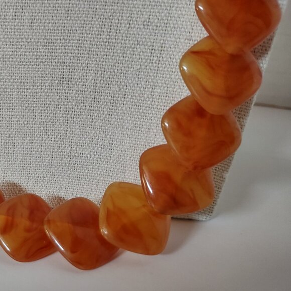RARE Vintage Faux Amber Lucite Beaded 26” Necklace 1970s MCM - Picture 4 of 9